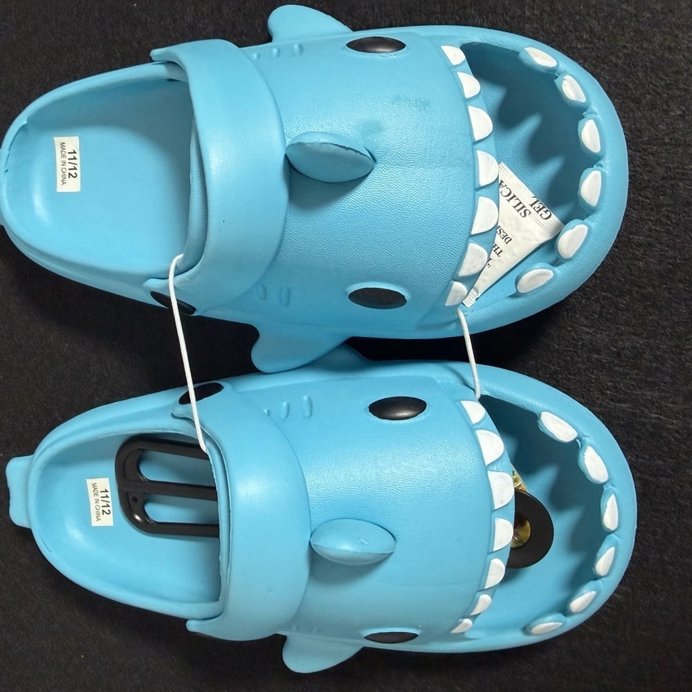 Kids Baby Shark Slippers - Blue